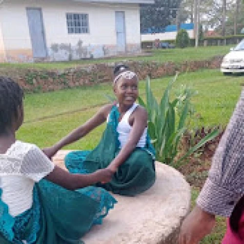 MAAMA NE TAATA